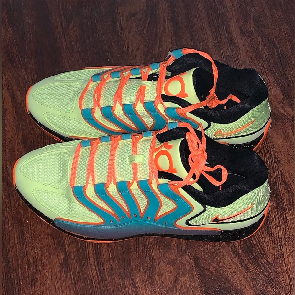 Nike Kevin Durant basketball shoes - Picture 3 of 13